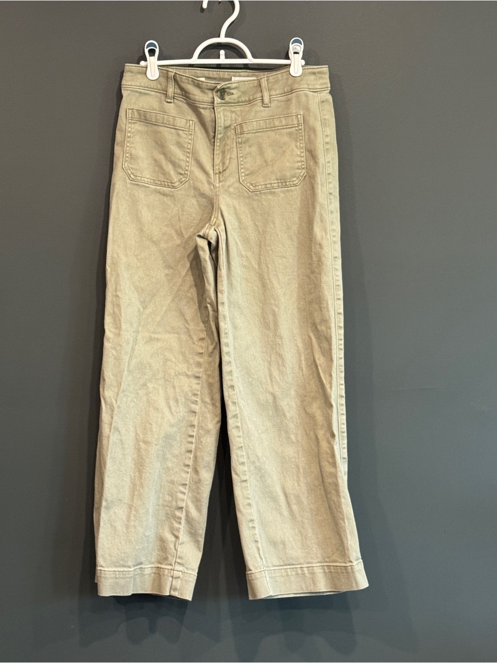 Women’s Straight-Leg Green Khaki Pants - Casual Everyday Wear